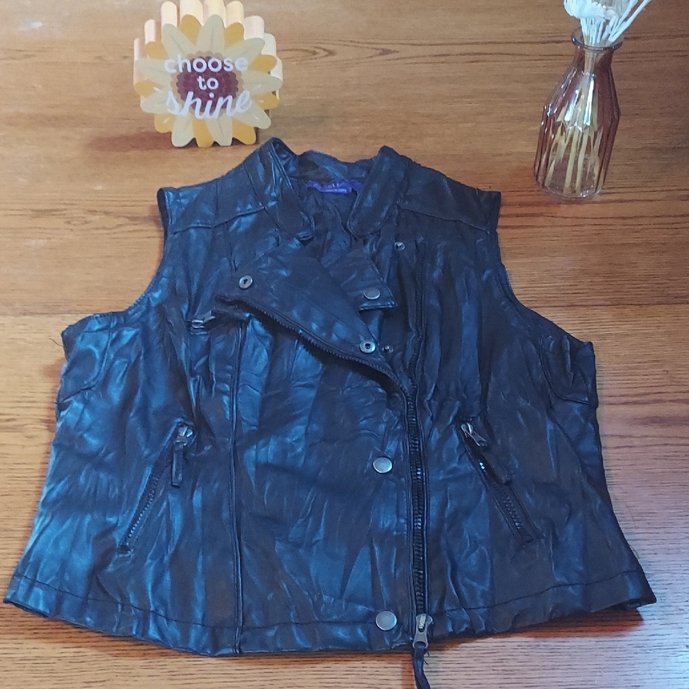 Stylish Black Leather Vest for Women